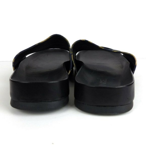 Sandals_&_Flip_Flops